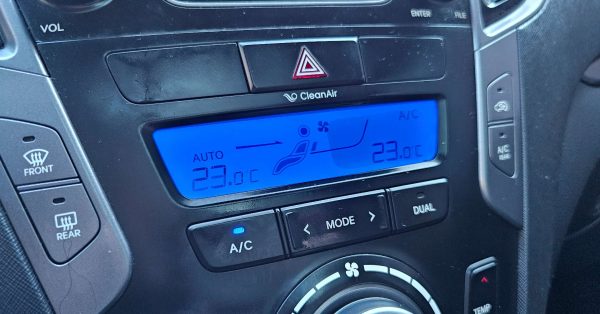 2013 Hyundai Santa Fe - Imagen 27