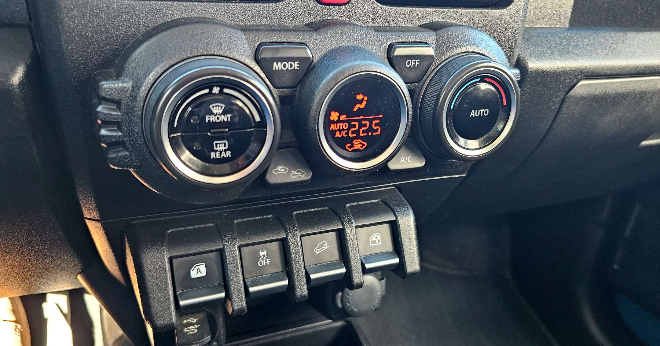 2020 Suzuki Jimny - Imagen 28