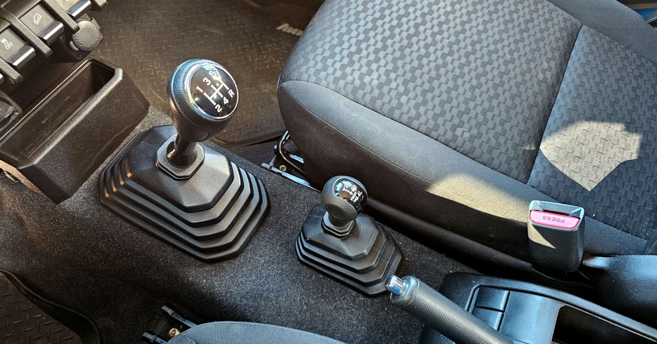 2020 Suzuki Jimny - Imagen 29