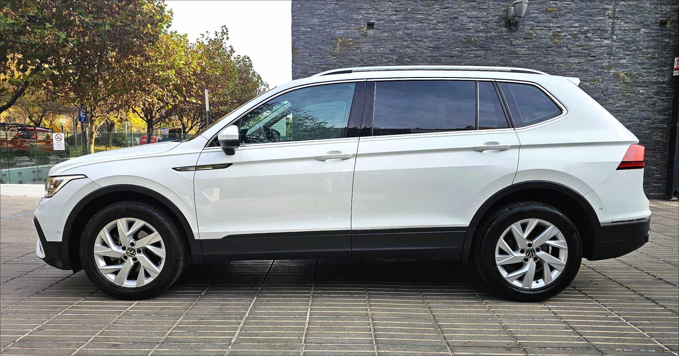 2023 Volkswagen Tiguan - Imagen 3